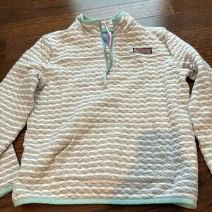 Vineyard Vines girls size large pullover lightweight sweatshirt
